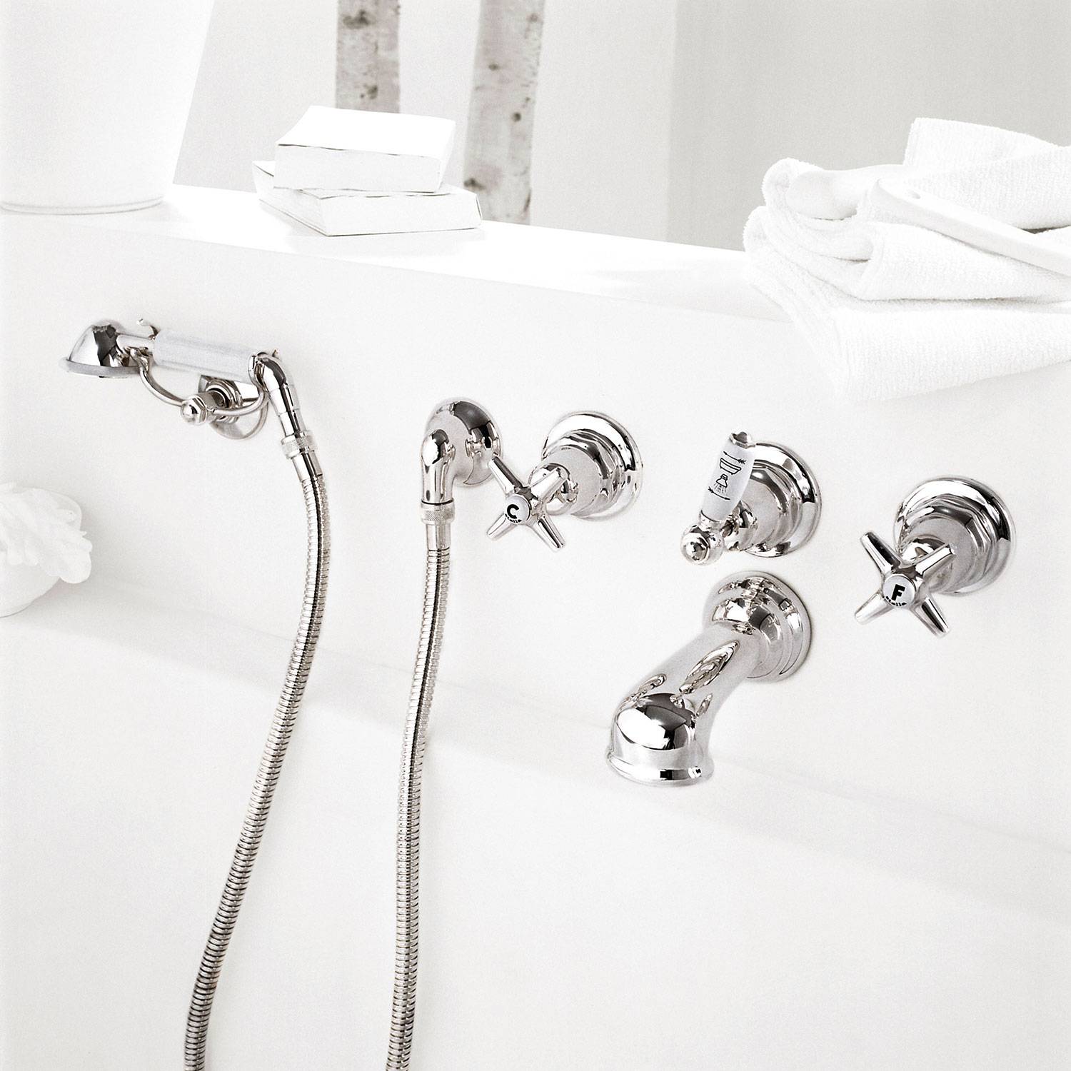 Robinets Baignoire et douche - ITALICA - Mélangeur bain-douche avec colonnes au sol
